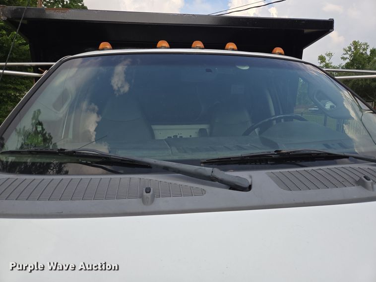 image for item EQ2629 2015 Ford F750 dump truck