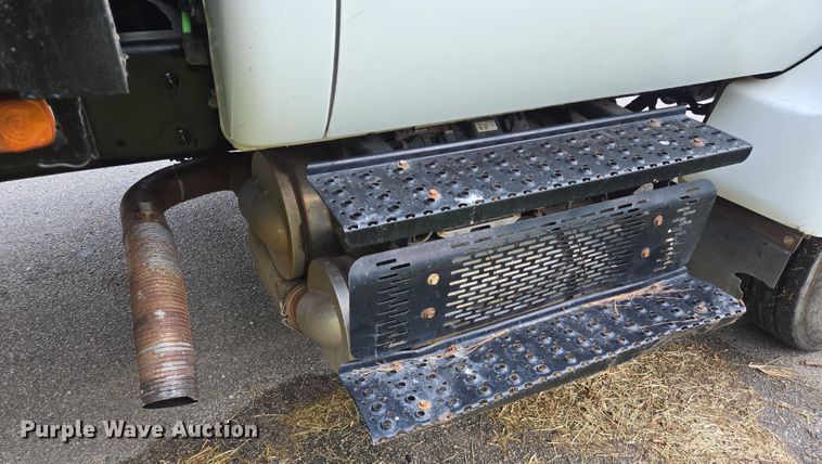 image for item EQ2629 2015 Ford F750 dump truck