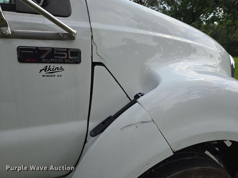 image for item EQ2629 2015 Ford F750 dump truck