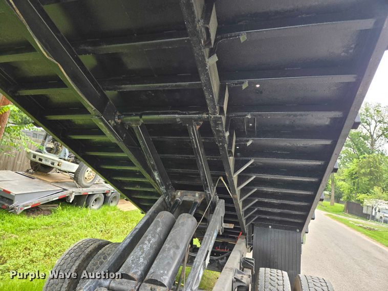 image for item EQ2629 2015 Ford F750 dump truck