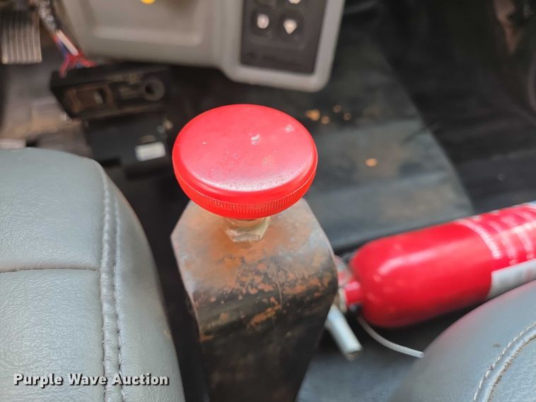 image for item EQ2629 2015 Ford F750 dump truck