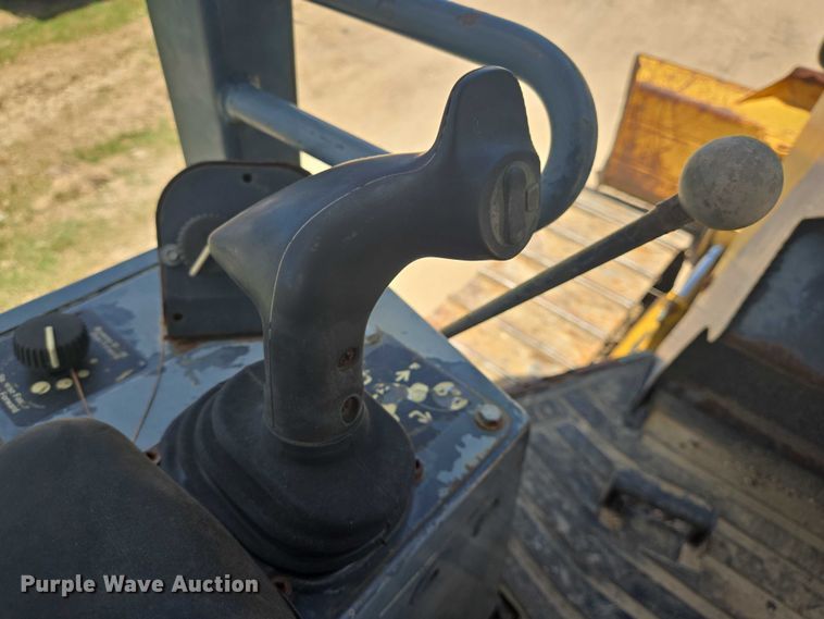 image for item EQ4086 John Deere 550J dozer