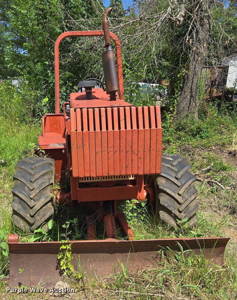 image for item EQ4087 1999 Ditch Witch 8020JD trencher