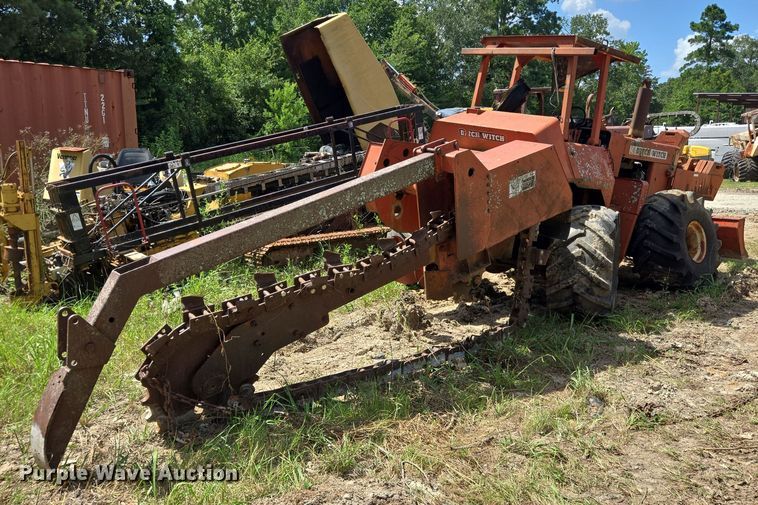 image for item EQ4088 Ditch Witch trencher