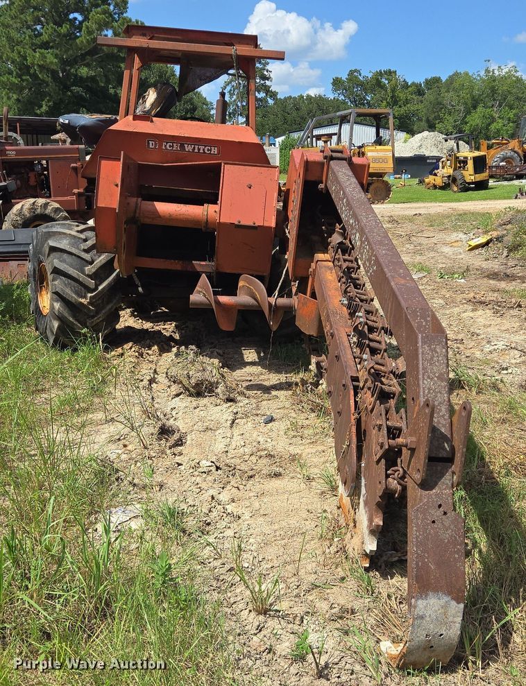 image for item EQ4088 Ditch Witch trencher