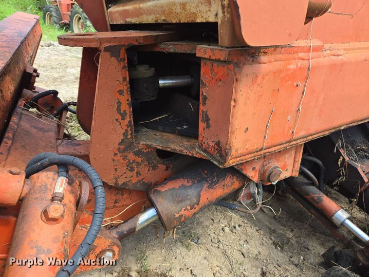 image for item EQ4088 Ditch Witch trencher