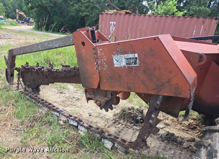 image for item EQ4088 Ditch Witch trencher