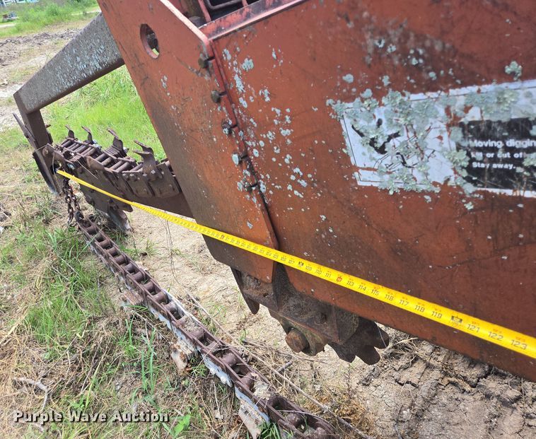 image for item EQ4088 Ditch Witch trencher