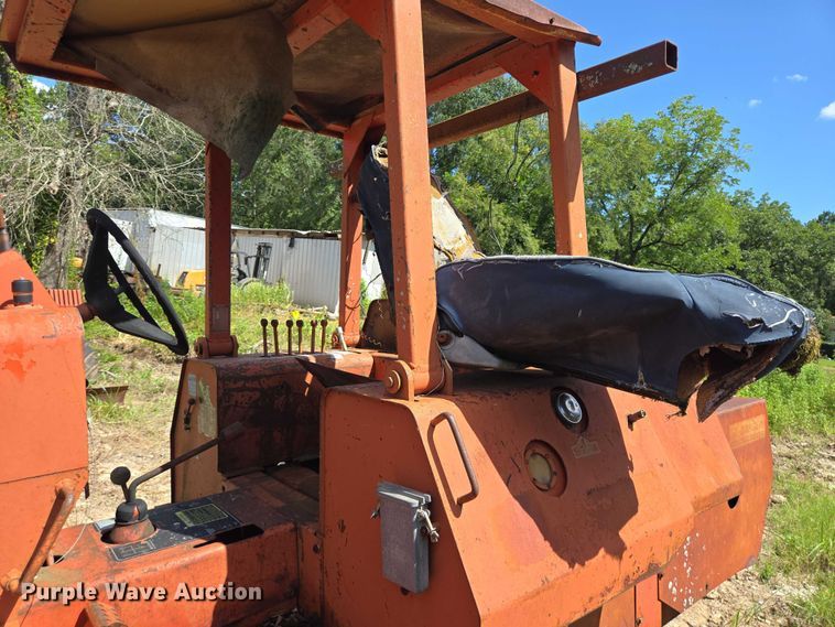 image for item EQ4088 Ditch Witch trencher