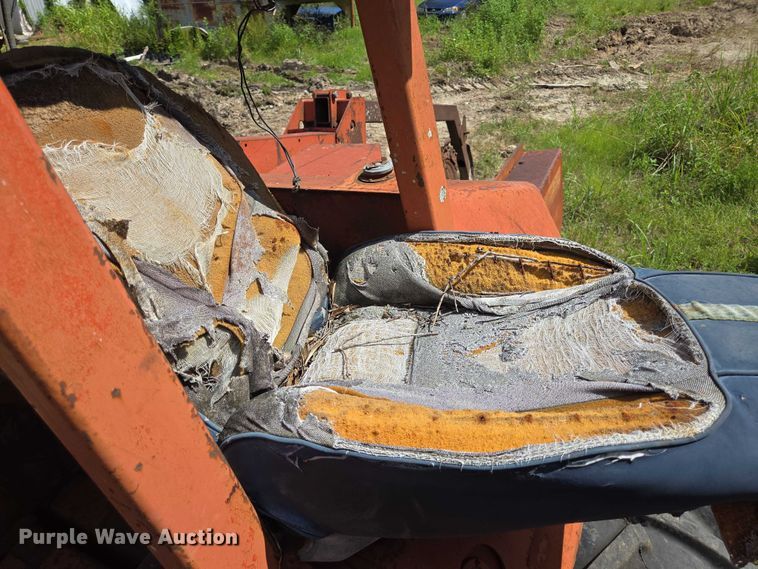 image for item EQ4088 Ditch Witch trencher