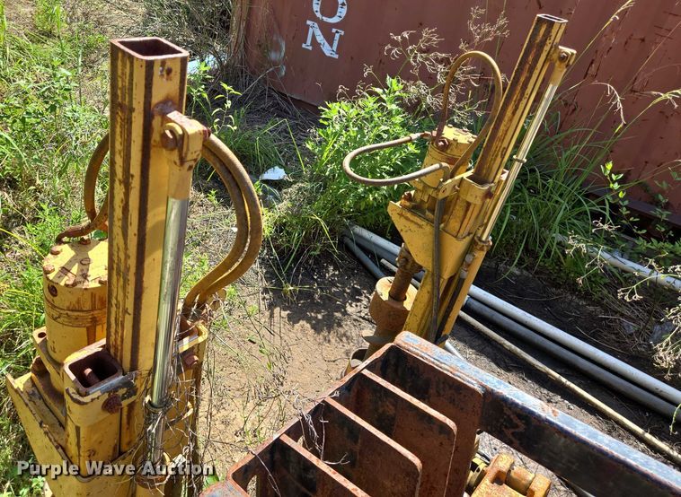 image for item EQ4089 2000 Vermeer D33x44 directional boring unit