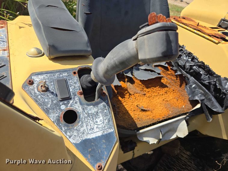 image for item EQ4089 2000 Vermeer D33x44 directional boring unit