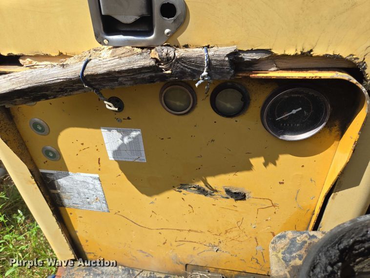 image for item EQ4089 2000 Vermeer D33x44 directional boring unit