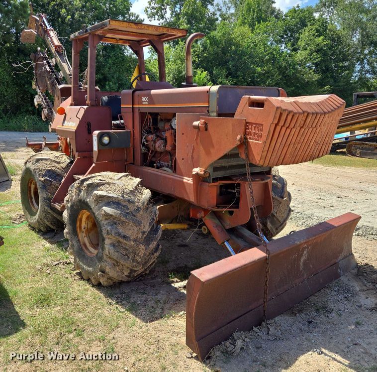 image for item EQ4090 Ditch Witch R100 trencher