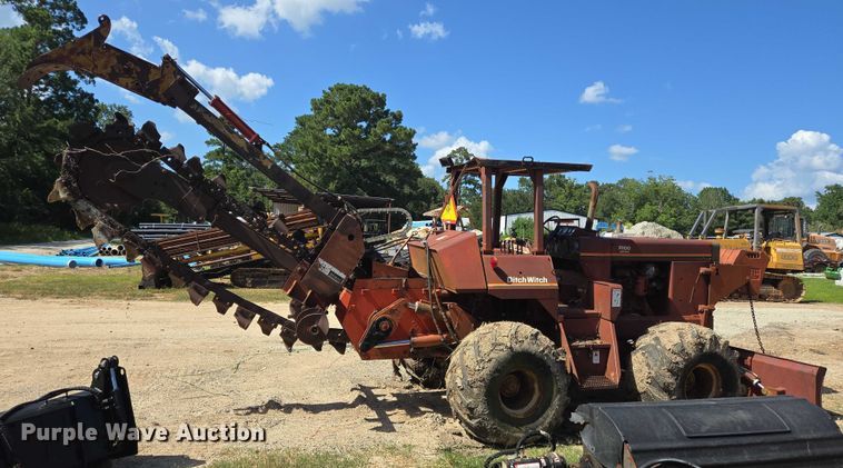 image for item EQ4090 Ditch Witch R100 trencher
