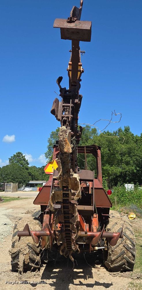 image for item EQ4090 Ditch Witch R100 trencher