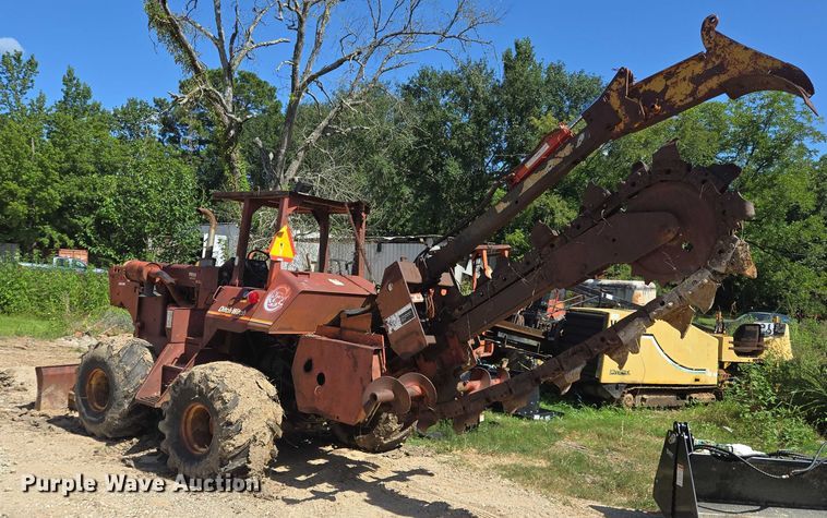 image for item EQ4090 Ditch Witch R100 trencher