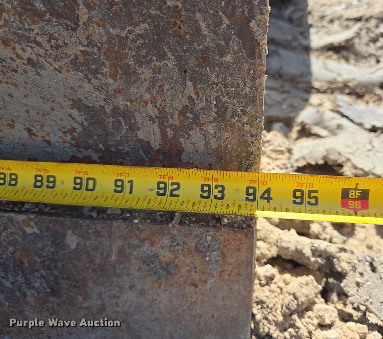 image for item EQ4090 Ditch Witch R100 trencher