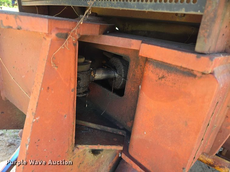 image for item EQ4090 Ditch Witch R100 trencher