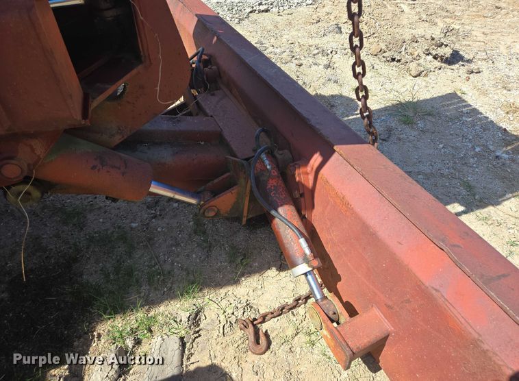image for item EQ4090 Ditch Witch R100 trencher