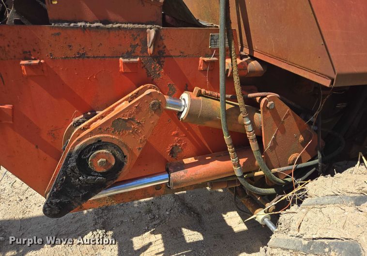 image for item EQ4090 Ditch Witch R100 trencher