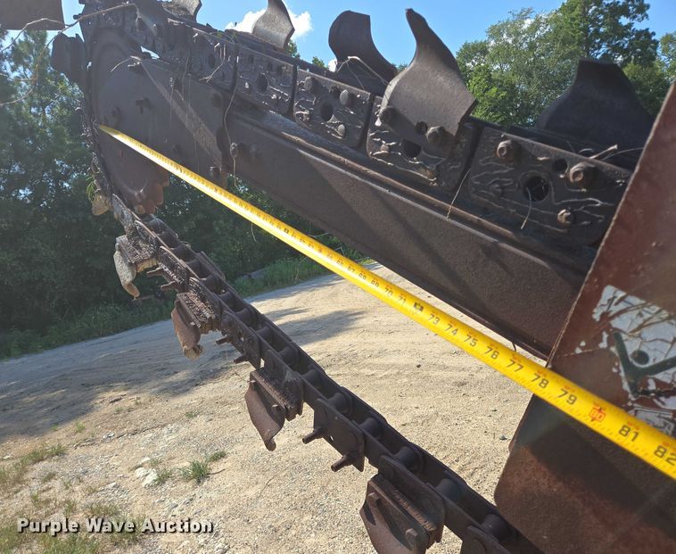 image for item EQ4090 Ditch Witch R100 trencher