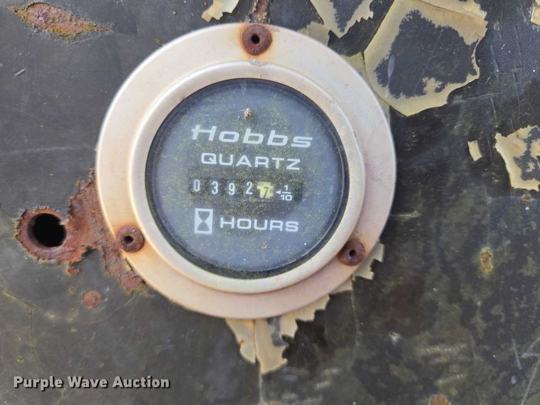 image for item EQ4090 Ditch Witch R100 trencher