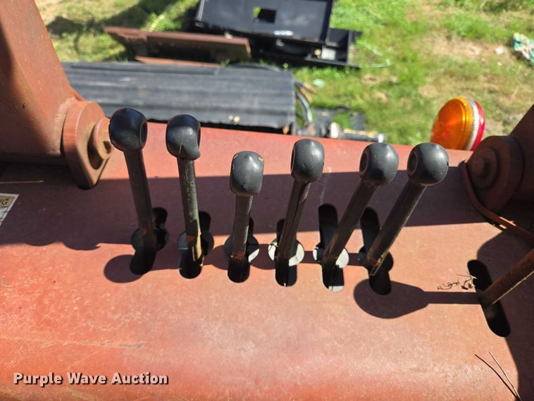 image for item EQ4090 Ditch Witch R100 trencher