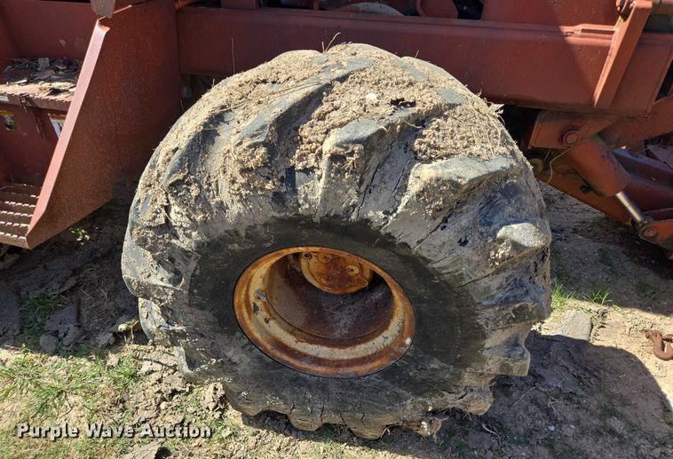 image for item EQ4090 Ditch Witch R100 trencher