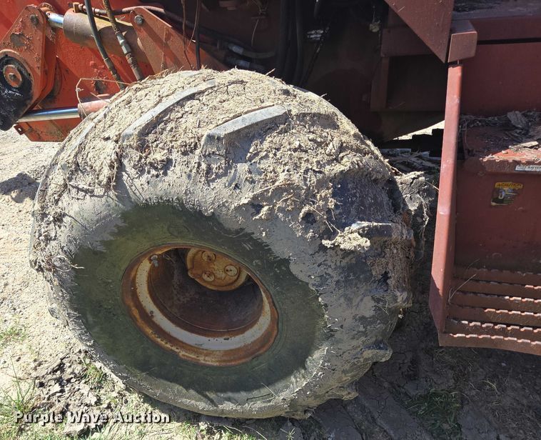 image for item EQ4090 Ditch Witch R100 trencher