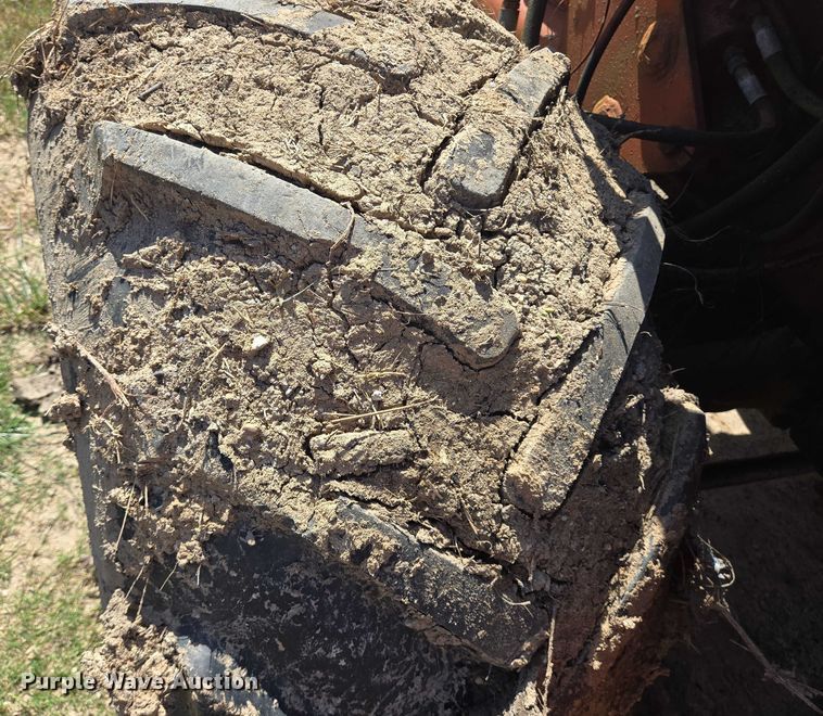 image for item EQ4090 Ditch Witch R100 trencher