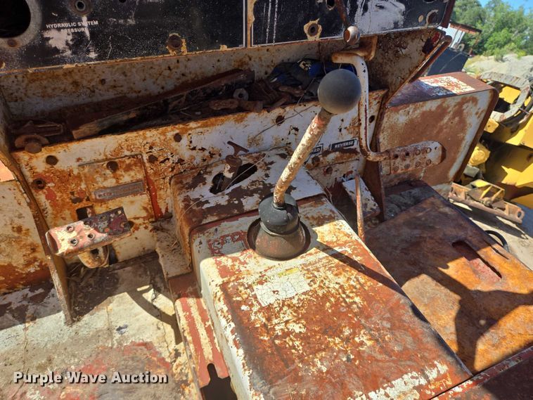 image for item EQ4092 Ditch Witch R100 trencher