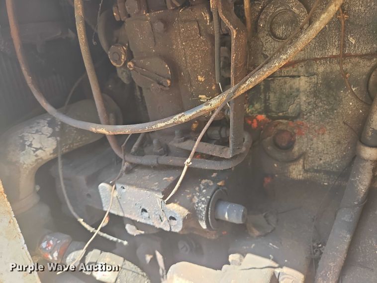 image for item EQ4092 Ditch Witch R100 trencher