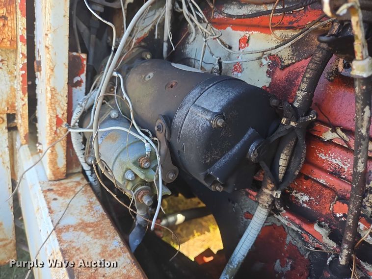 image for item EQ4092 Ditch Witch R100 trencher