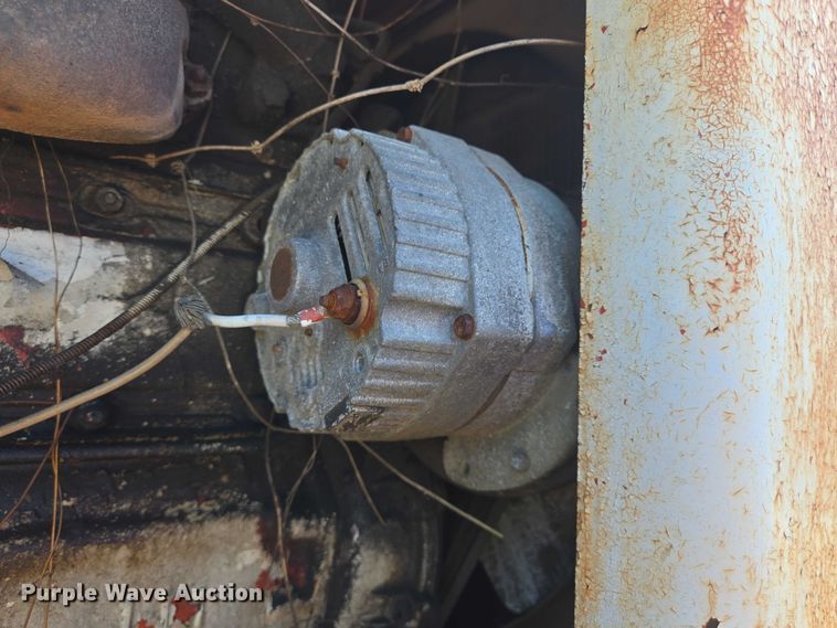 image for item EQ4092 Ditch Witch R100 trencher