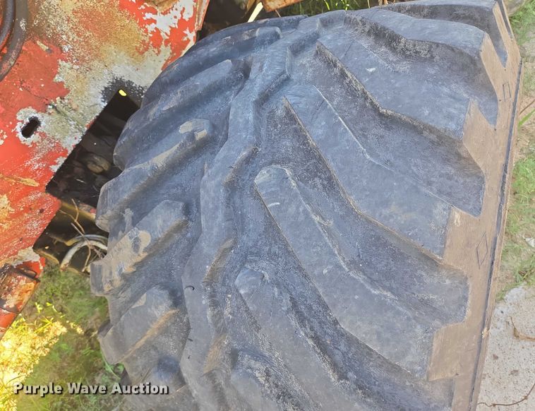 image for item EQ4092 Ditch Witch R100 trencher