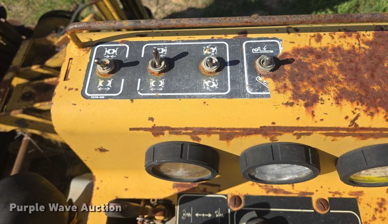 image for item EQ4093 1998 Vermeer D24X26 directional boring unit