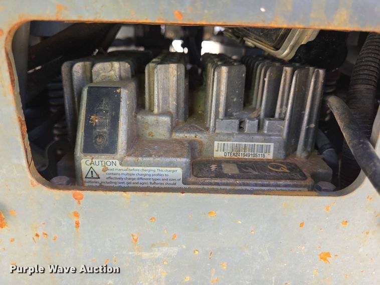 image for item EQ4095 2020 Skyjack SJ3219 scissor lift