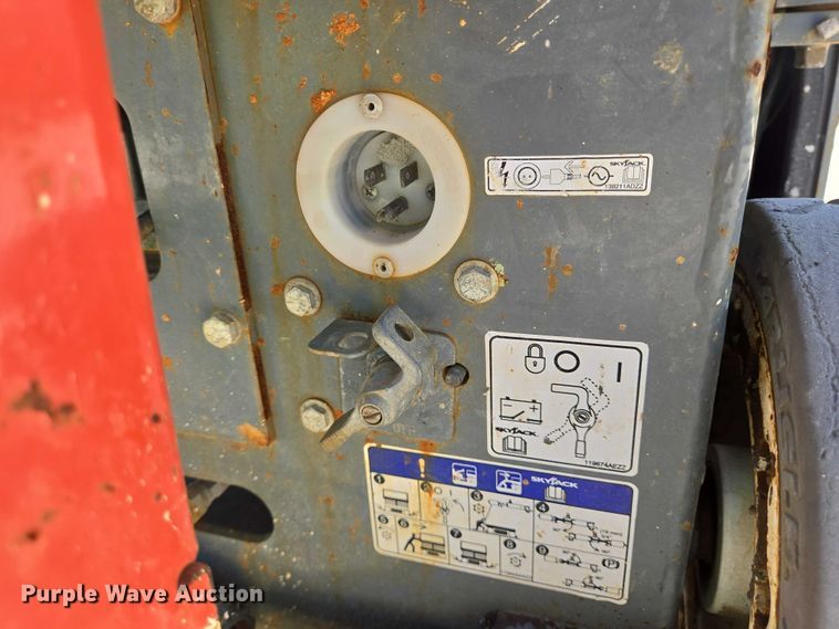 image for item EQ4095 2020 Skyjack SJ3219 scissor lift