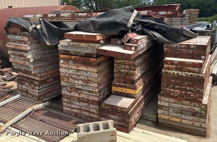 image for item ER2228 Approximately 110 concrete forms