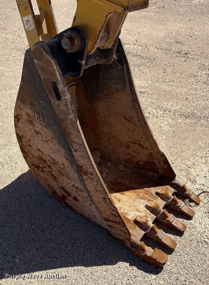 image for item ES7001 2019 Caterpillar 420F2 IT backhoe