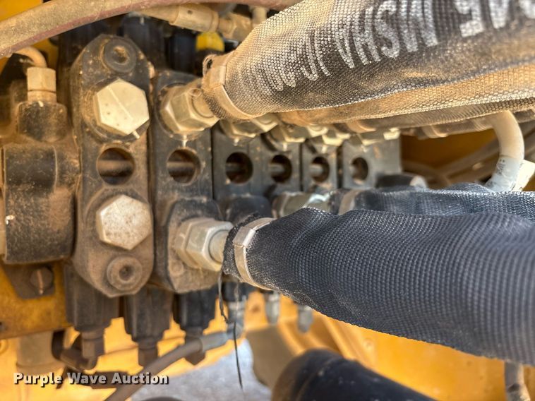 image for item ES7001 2019 Caterpillar 420F2 IT backhoe