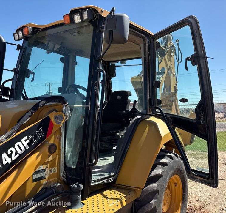 image for item ES7001 2019 Caterpillar 420F2 IT backhoe