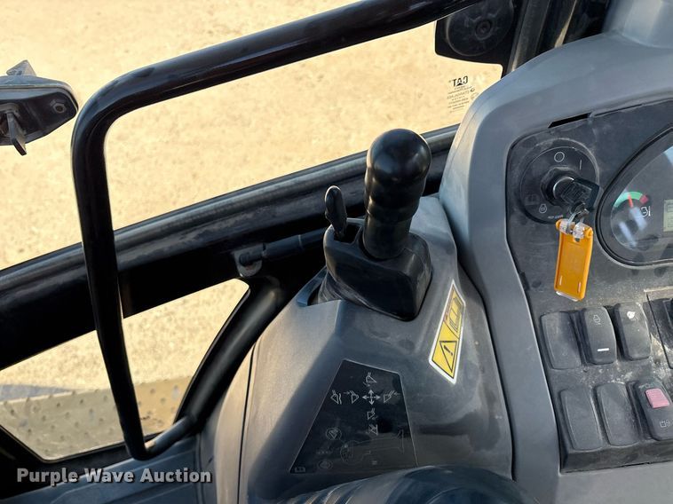 image for item ES7001 2019 Caterpillar 420F2 IT backhoe