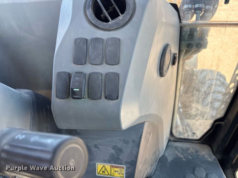 image for item ES7001 2019 Caterpillar 420F2 IT backhoe