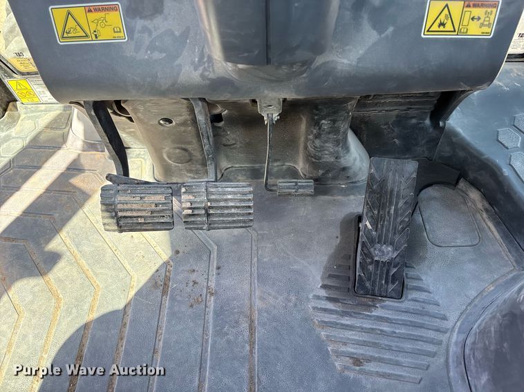 image for item ES7001 2019 Caterpillar 420F2 IT backhoe