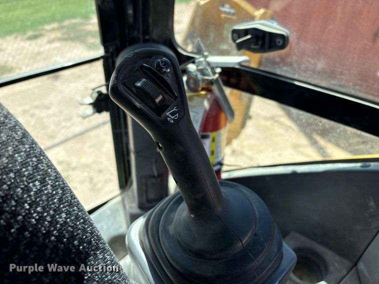 image for item ES7001 2019 Caterpillar 420F2 IT backhoe