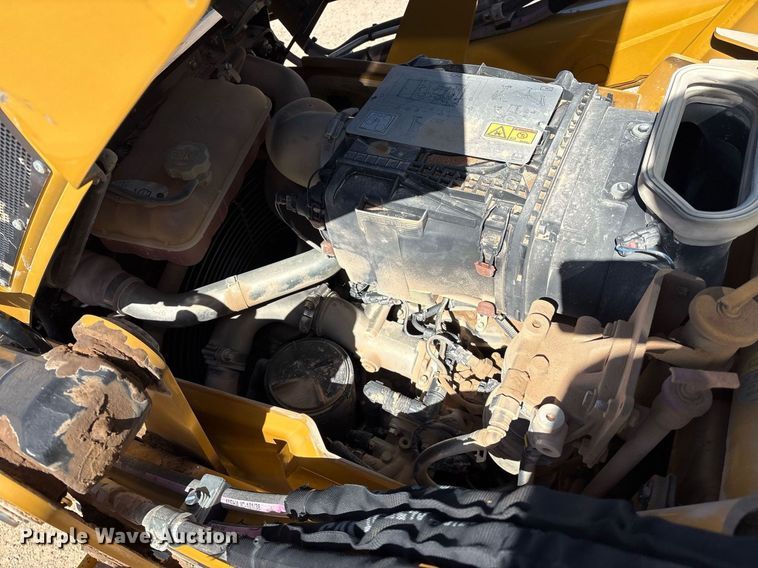 image for item ES7001 2019 Caterpillar 420F2 IT backhoe