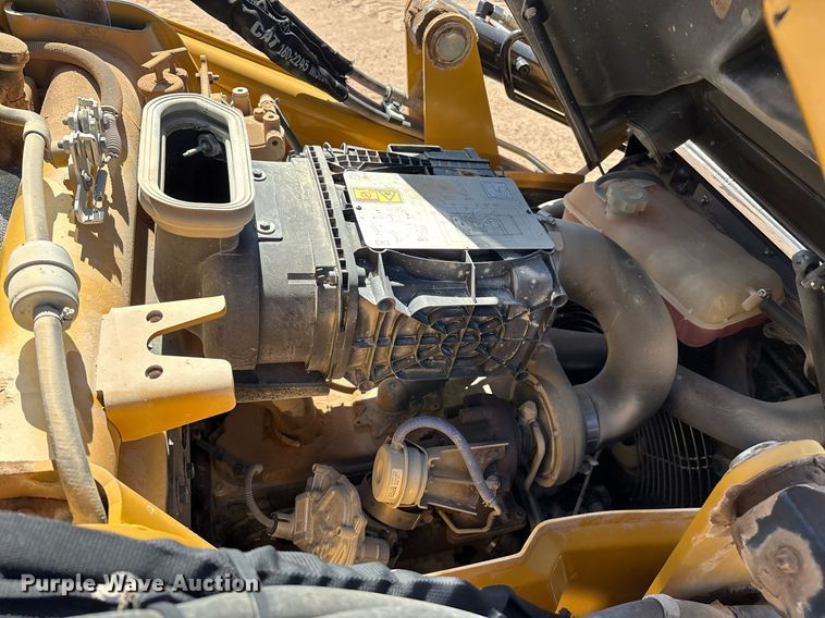 image for item ES7001 2019 Caterpillar 420F2 IT backhoe