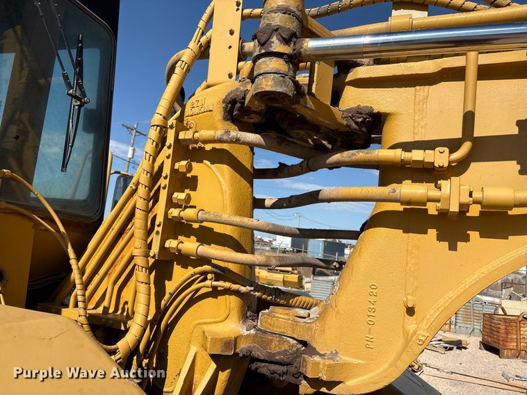 image for item ES7004 2007 Caterpillar 613C water wagon